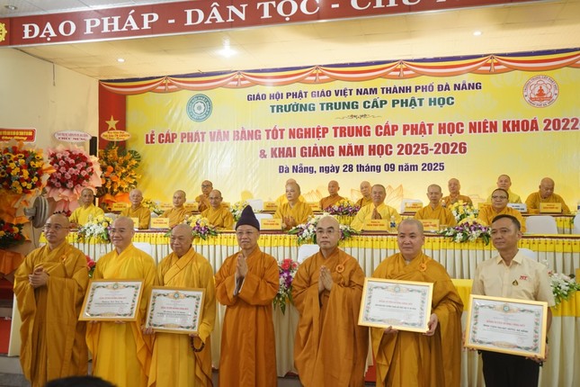 dd7b2e88-c853-427f-9417-5e736f18bd56-2642-6441